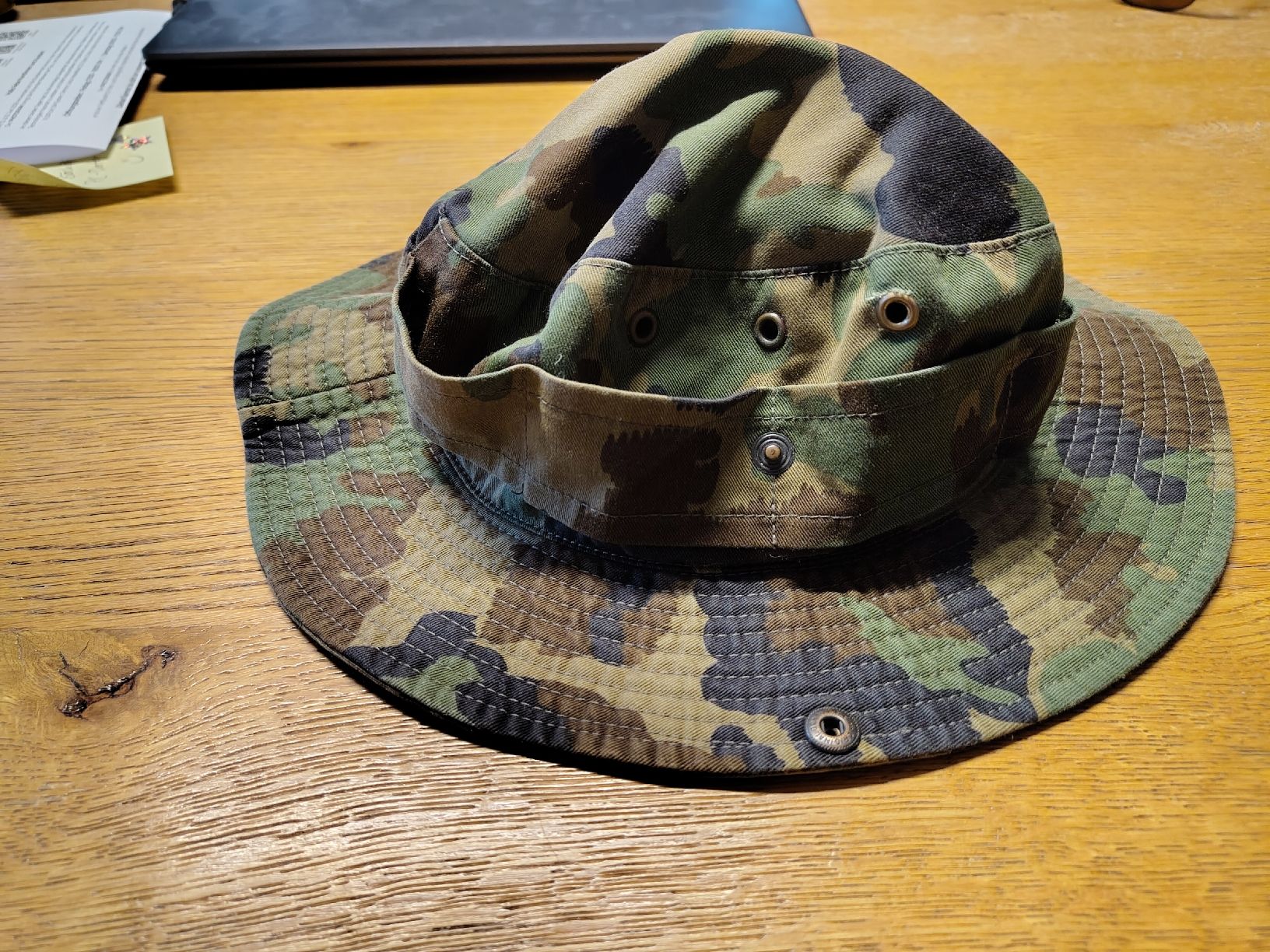 Schweizer Armee Copricapi, berretti & cappellini: Junglehut Schweizer Armee Militär Original – Usato da Langnau b. Reiden venduto da muurbuur 1