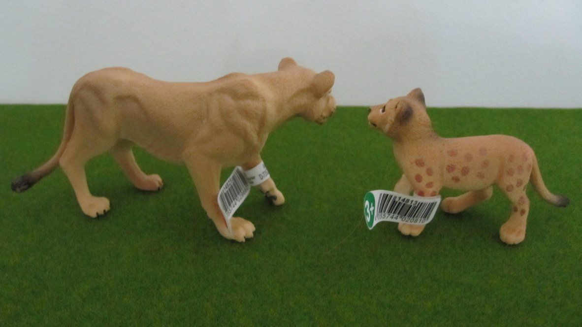 Spielzeuge: Schleich Löwenmutter mit Jungtier, neuwertig – Neu (gemäss Beschreibung) aus Brunnen von Kiwiland1 2