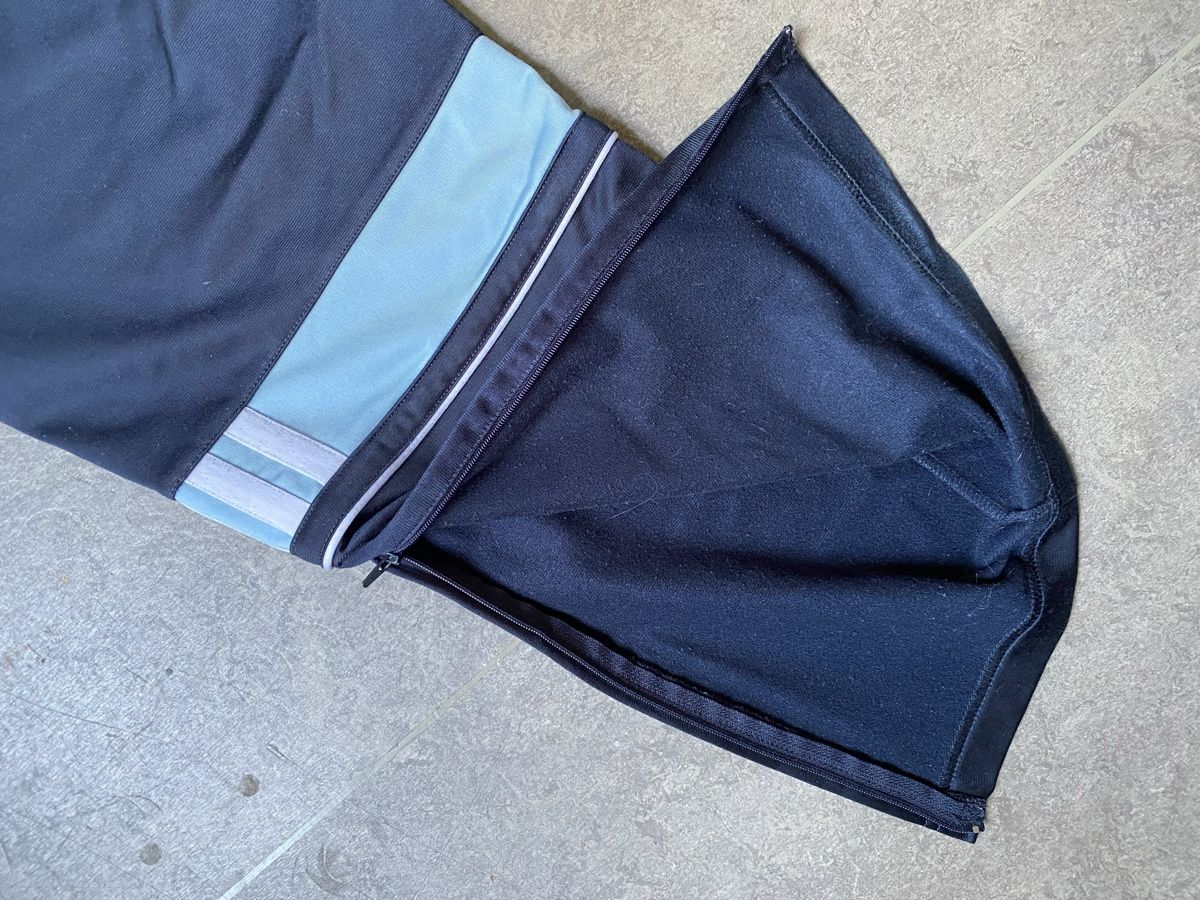 Adidas Hosen: Adidas Trainerhose  – Gebraucht aus Bern von secondjoel 3