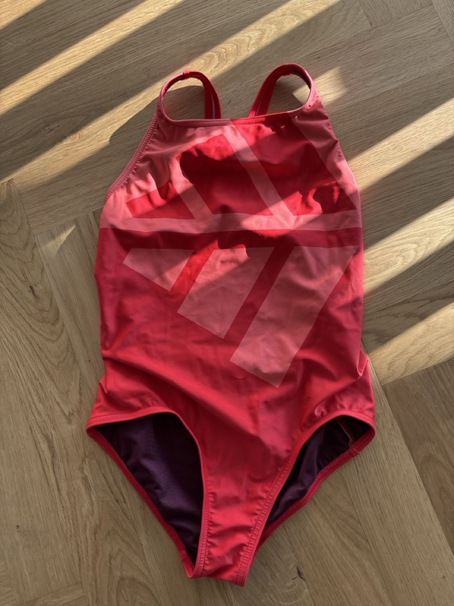 Adidas Badekleider & Bikinis: Adidas Badekleid, Grösse 140 – Neu (gemäss Beschreibung) aus Wohlen AG von Michi761