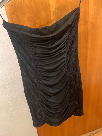 Trägerloses Kleid Farbe schwarz, Gr. M, Neuwertig