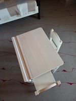 IKEA Set: Kinderpult (klappbar) und 2 Stühle – weiss