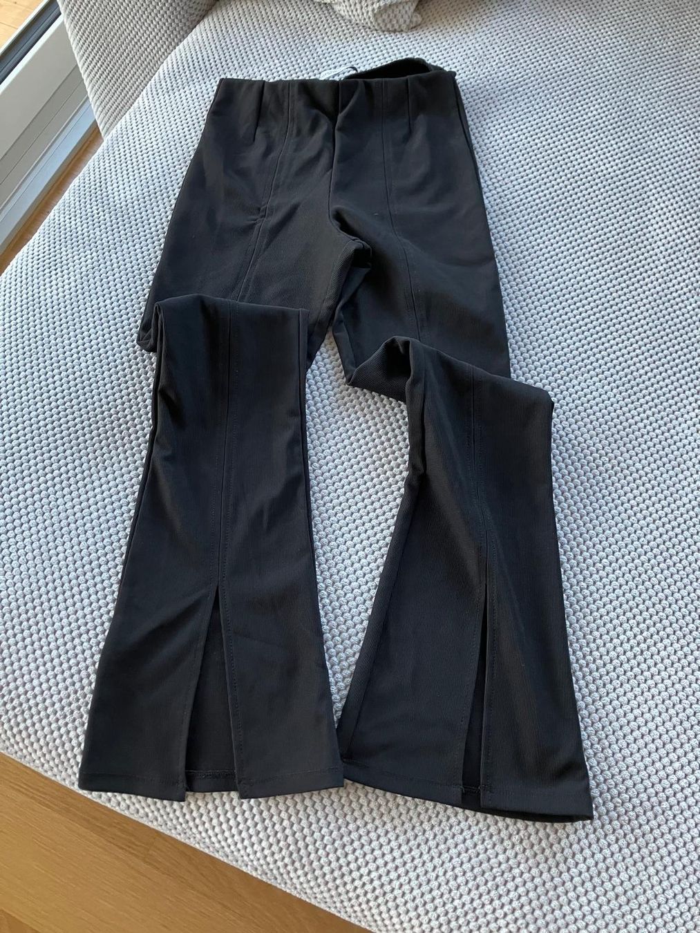 Bershka Pantaloni: Bershka Freizeithose schwarz Grösse S – Usato da Allenwinden venduto da Obalu