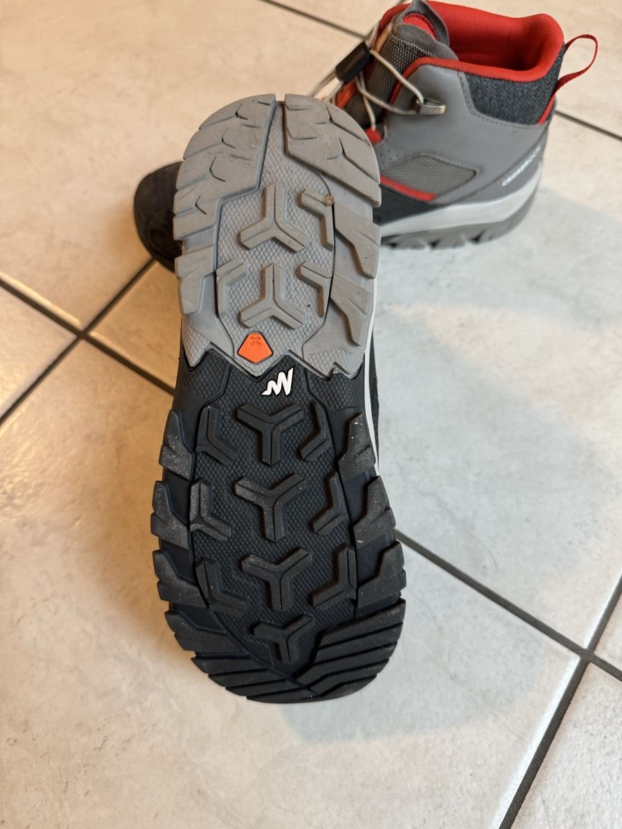 Decathlon Scarpe per ragazzi: Outdoorschuhe Quechua, Grösse 37 – Usato da Winterberg ZH venduto da Grischa78 3