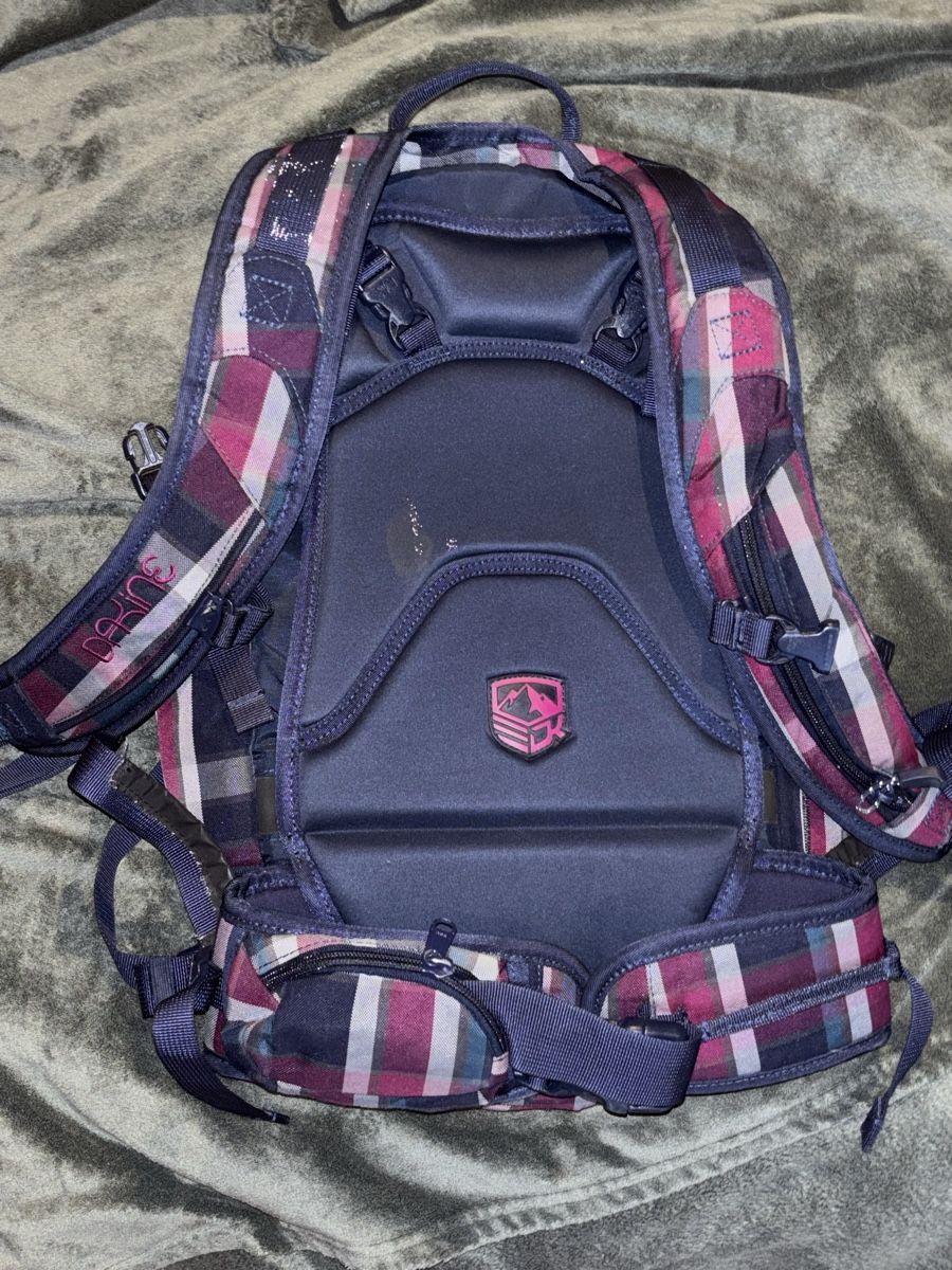 Dakine Zaini: Rucksack Dakine kariert pink blau gebraucht – Usato da Herisau venduto da Baum_91 1