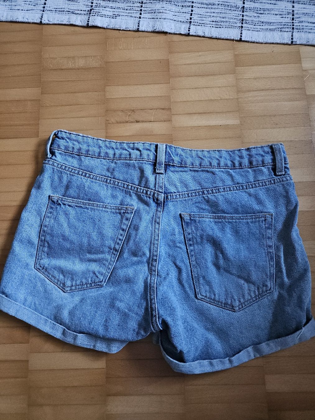 H&M Jeans: H&M Shorts – Usato da Zürich venduto da LK0138 2
