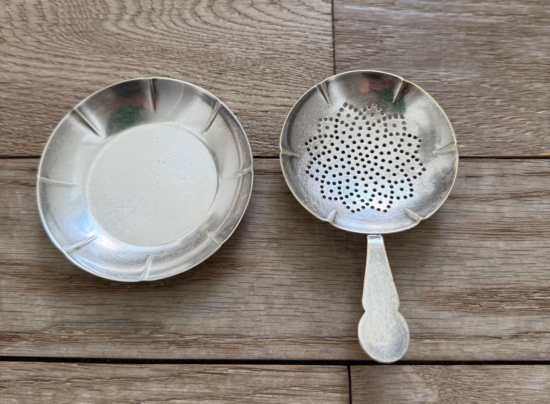 Services de table: Vintage versilbertes mit Untersetzer Teesieb – D'occasion à Luzern par Mamutpe
