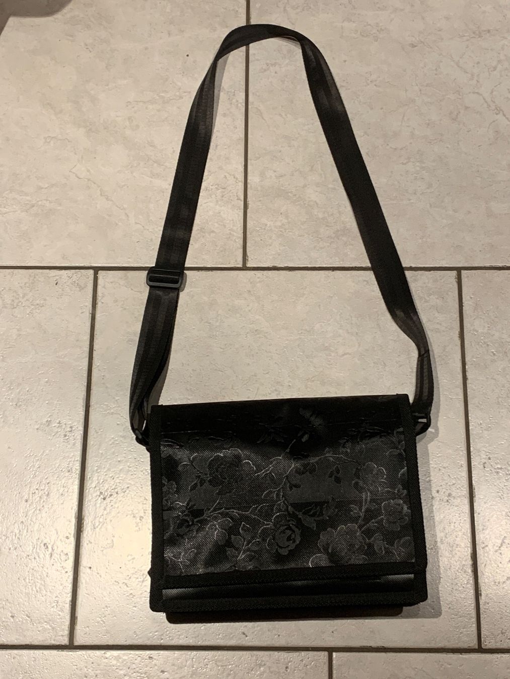 Borse da donna: Handtasche (neu) – Nuovo (secondo la descrizione) da Lengnau AG venduto da Tomi33