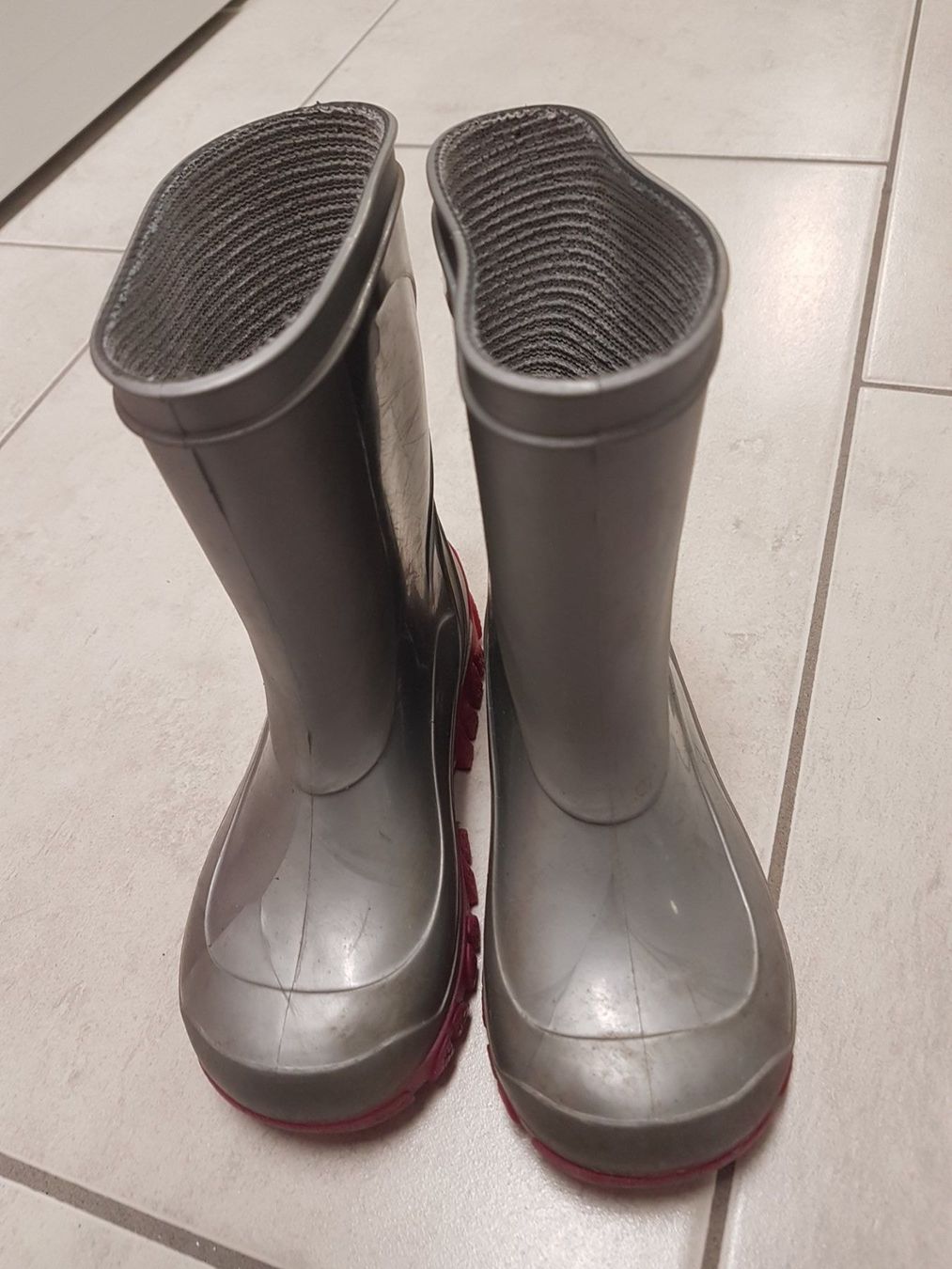 Scarpe per ragazze: 4er-Set: Mädchen-Schuhe und Socken Grösse 23 mit Extra – Usato da Lachen SZ venduto da allesweg78 2