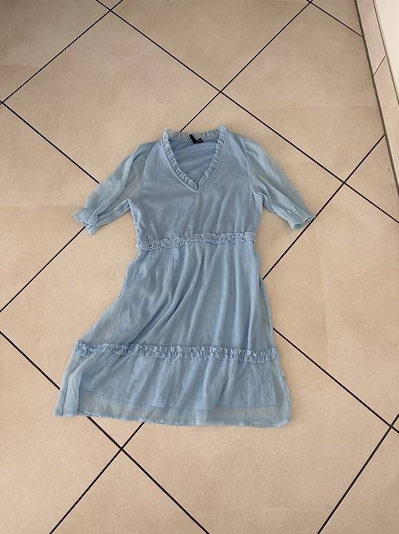 Vestiti: Robe vero Moda femme  – Usato da Genève venduto da Chek_ka