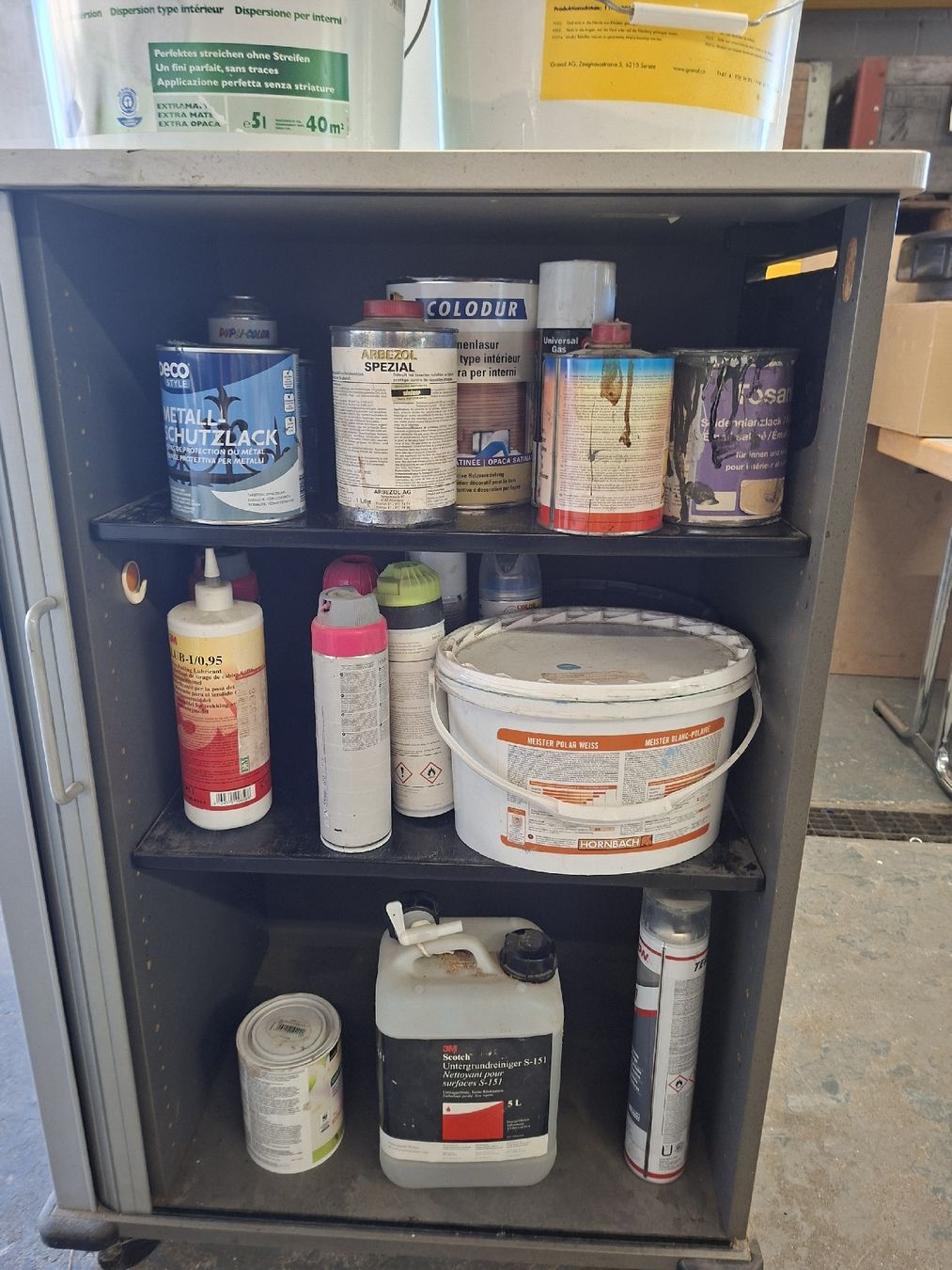 Peintures: Chemikalien Paket – D'occasion à Oberhasli par Cortina 1