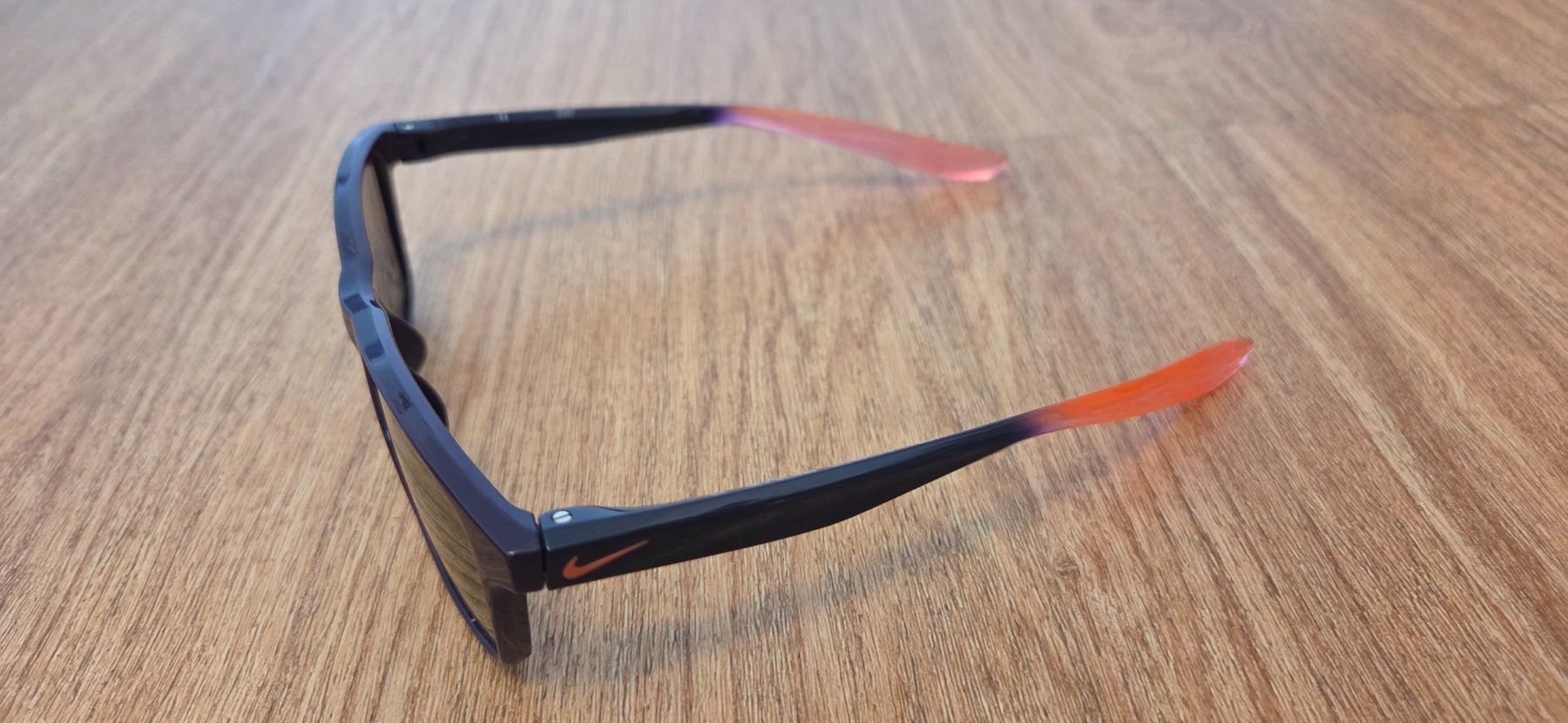 Nike Lunettes & Verres: Nike Kinder-Sonnenbrille – D'occasion à Hägendorf par Hedi3 2