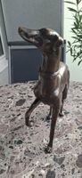 Hund / Windhund, alte antike Bronze 2,4 kg  H 30 cm L 27cm