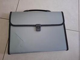 Classeur accordéon gris A4 - Rangement garanti !