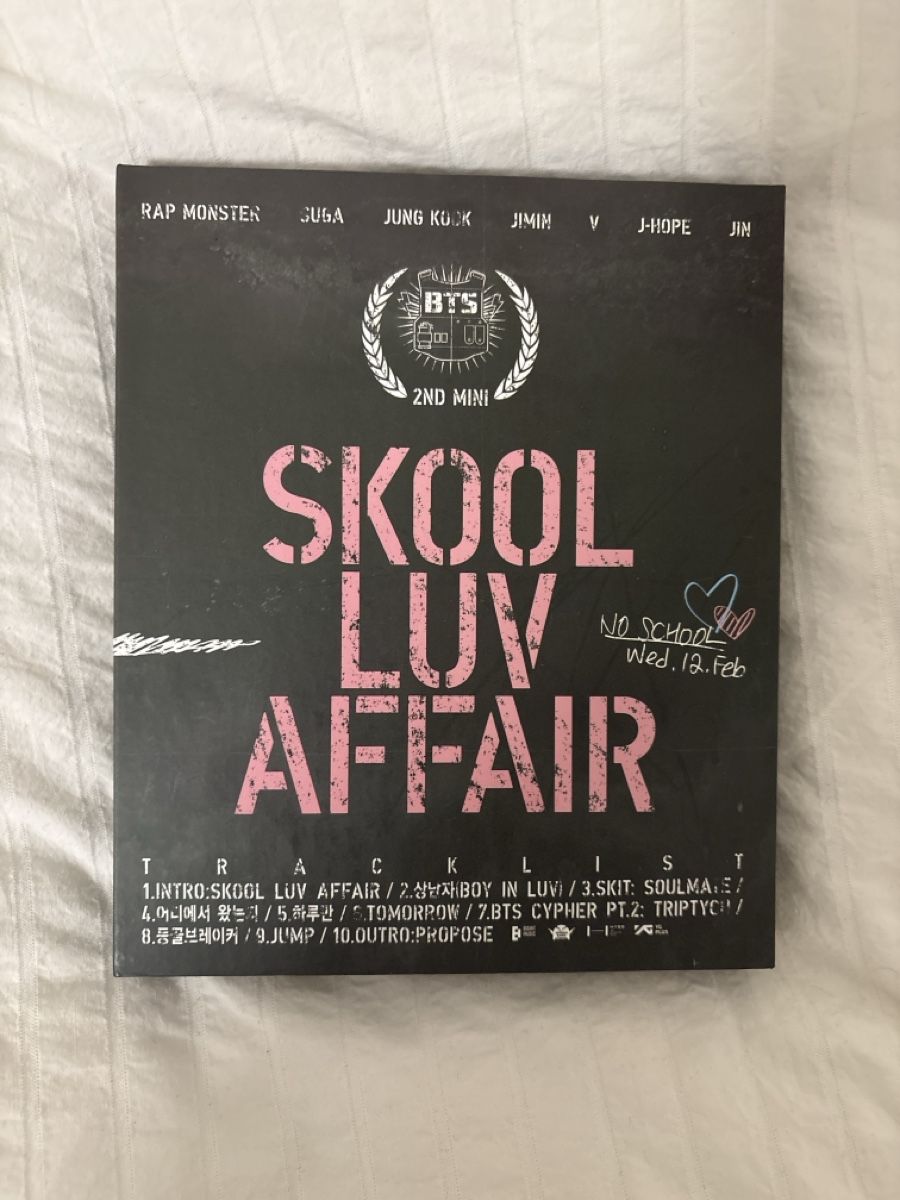 CD: SKOOL LUV AFFAIR BTS album – Nuovo (secondo la descrizione) da Morges venduto da dionylisa
