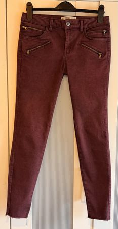 Zara Basic Jeans, in dunkelrot, Grösse 38, Top-Zustand!