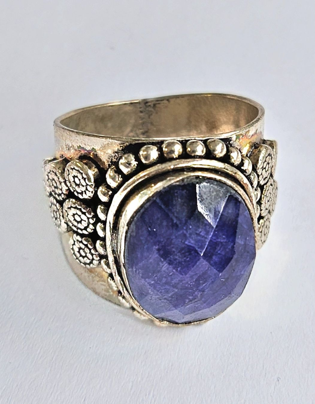 Anelli: Ring Silber mit blauem facettiertem Safir – Nuovo (secondo la descrizione) da Zürich venduto da adriben 1