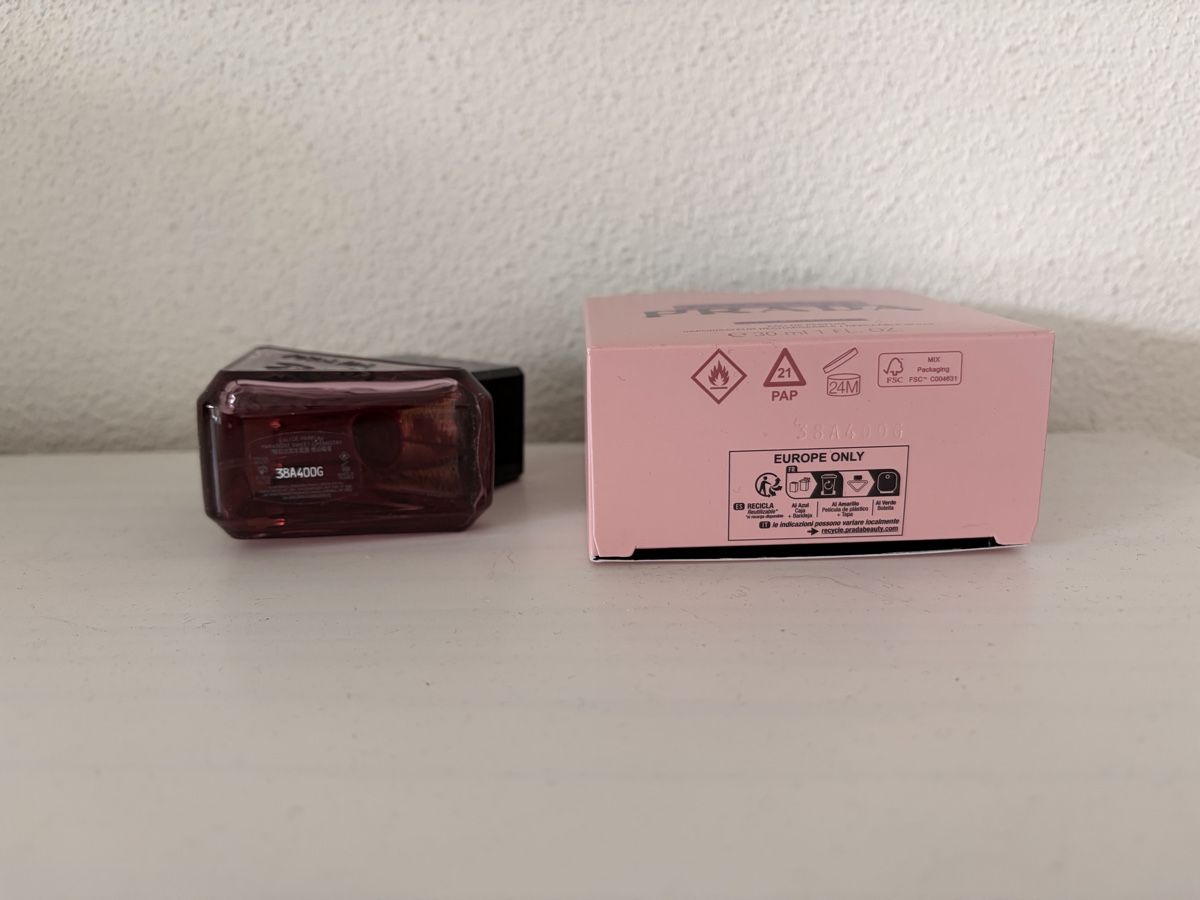 Prada Profumi & Eau de Toilette: Prada Paradoxe Eau de Parfum 30 ml neu mit Verpackung – Nuovo (secondo la descrizione) da Kradolf venduto da bstr.9105 1