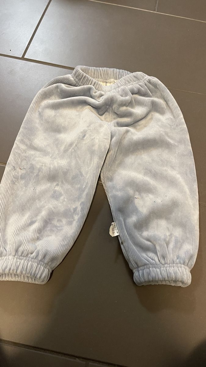 Hosen: Warme Baby Cordhose, Grösse 98 – Gebraucht aus Zürich von Belisimo