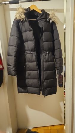 Wintermantel Chicoree Grösse L, schwarz, mit Kapuze