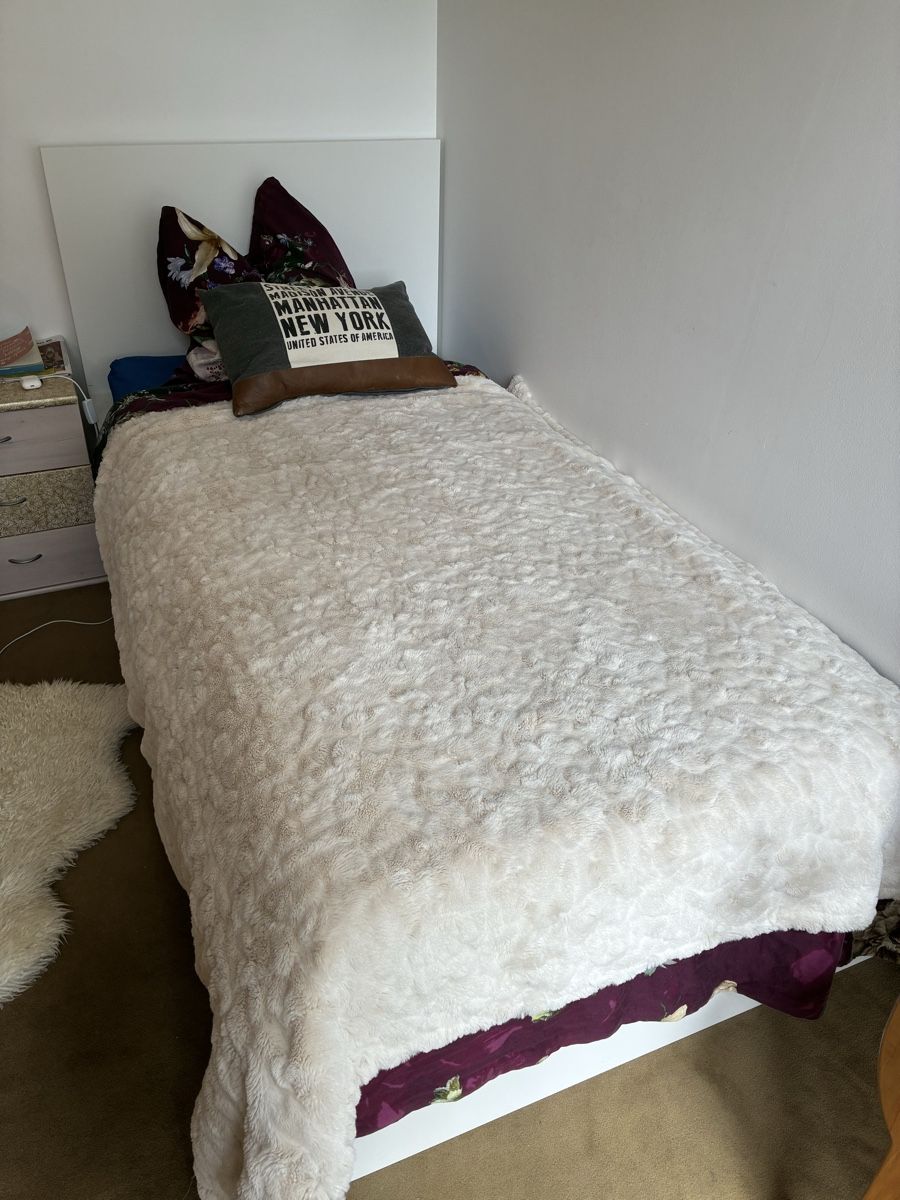 Ikea Letti: Cadre lit blanc – Usato da Vernier venduto da SandraG
