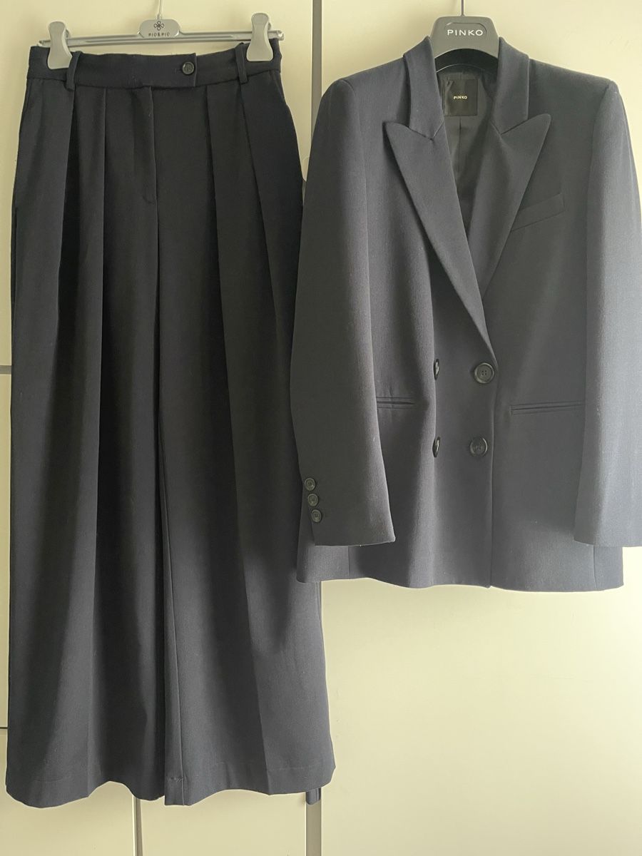 Pinko Anzüge & Kostüme: Pinko Blazer + Hose / Anzug – Gebraucht aus Dübendorf von olh_rs5r
