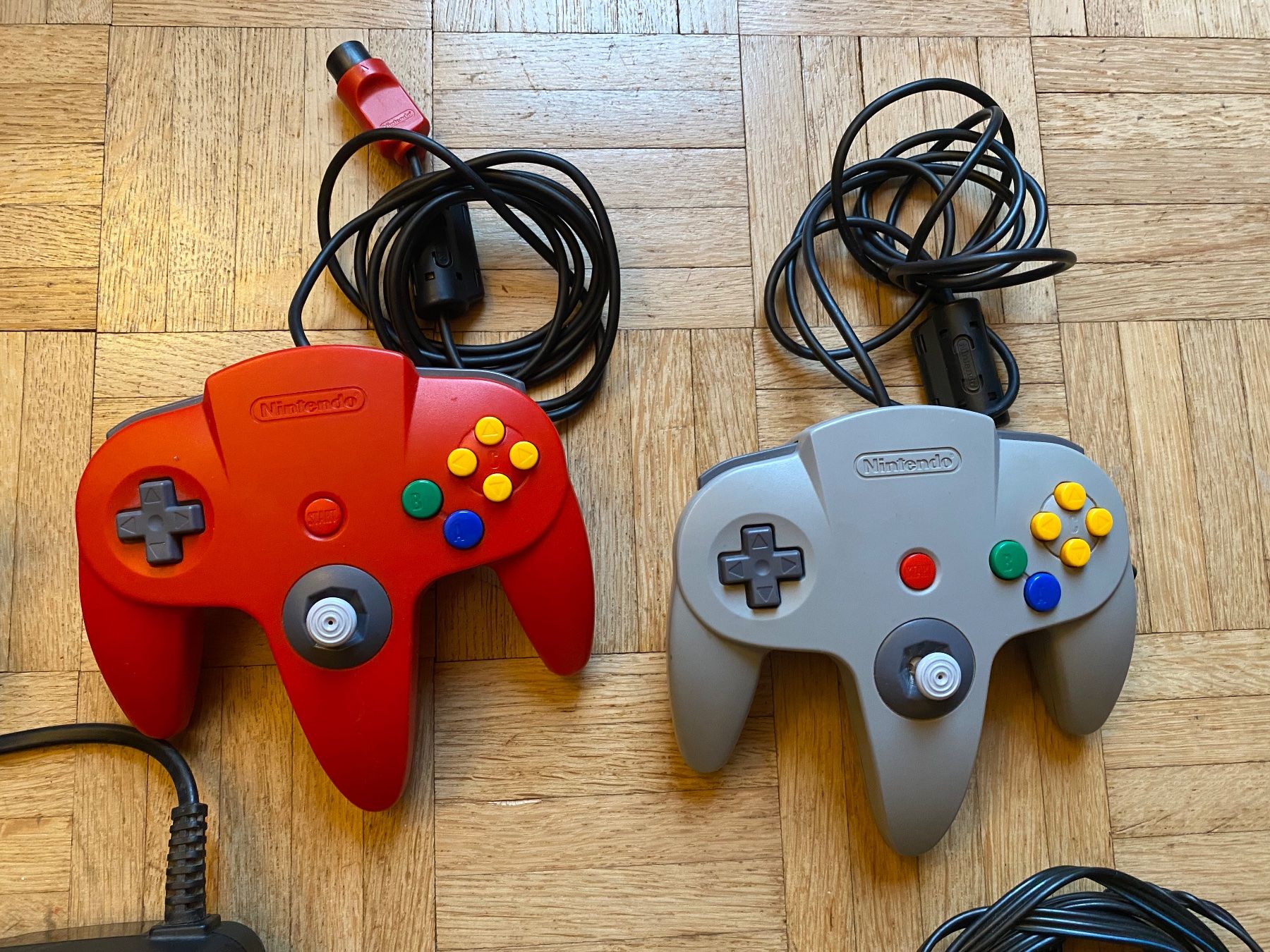Nintendo Konsolen: Nintendo N64 Konsole + 2 Controller + PicoCart64 – Gebraucht aus Adliswil von synchrot 2