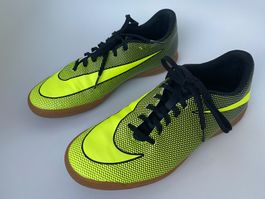 Chaussures de football Nike t. 41