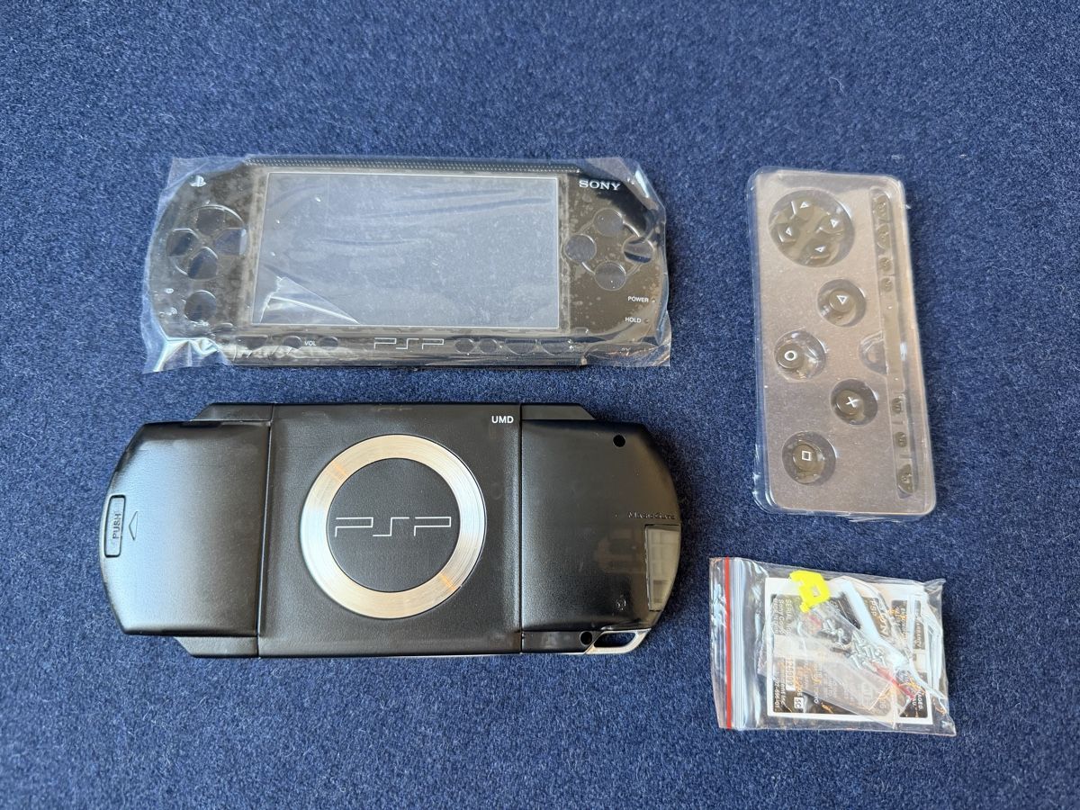 Sony Konsolen: Dark Grey Transparent PSP Shell – Neu und originalverpackt aus Zürich von jankais3r