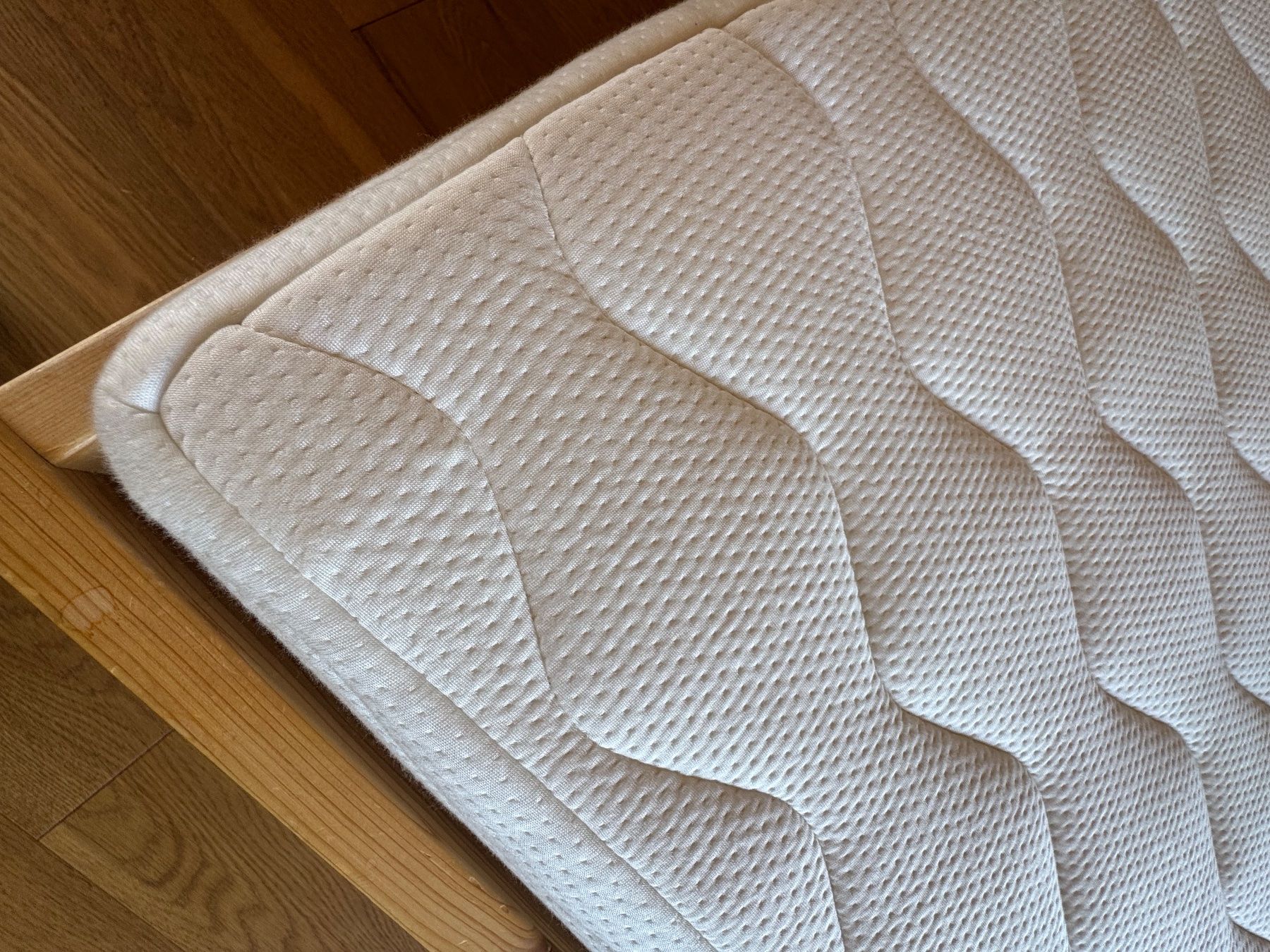 Betten: Doppelbett mit Matratze 160cm x 200cm – Gebraucht aus Celerina/Schlarigna von 2406ca 3