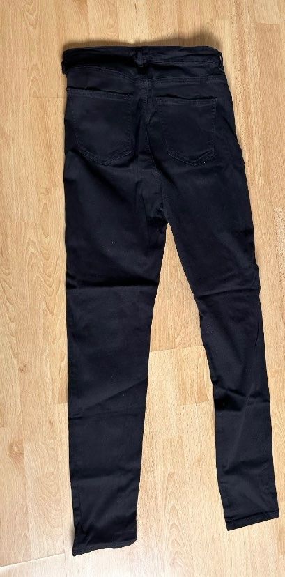 Pantaloni: Hose schwarz Gr. 40 – Usato da Mollis venduto da fauno197