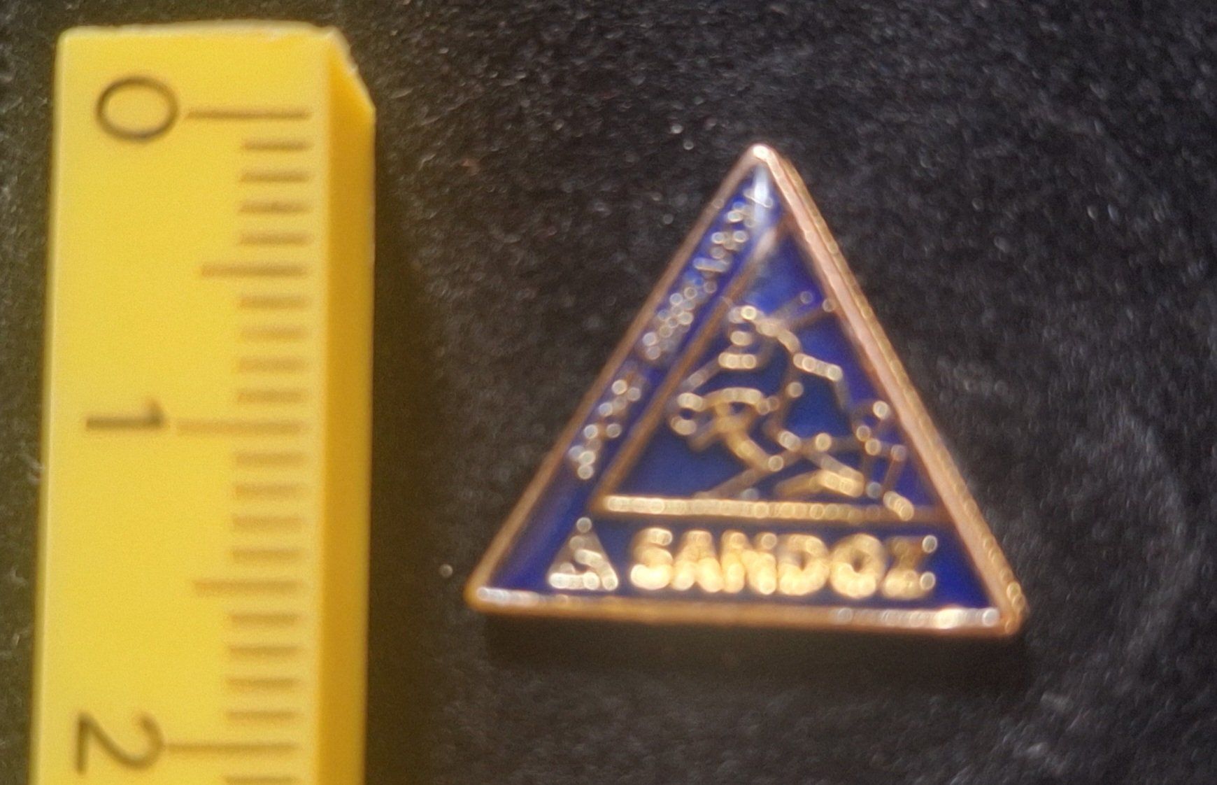 Plaketten & Abzeichen: Pin Dreieck Sandoz blau – Gebraucht aus Zug von Sdoerfli