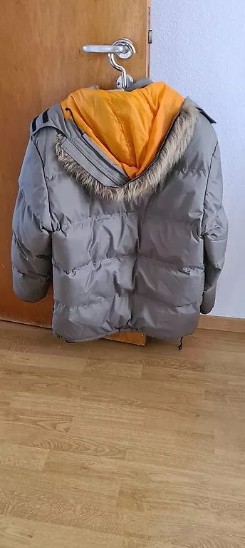 Giacche: Winterjacke – Usato da Horgen venduto da Cule19