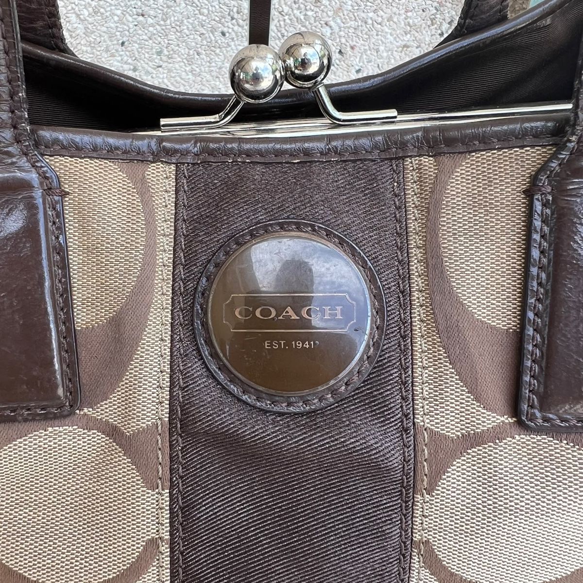 Coach Borse da donna: Handtasche Coach Monogram braun Leder Stoff 36x25cm – Usato da Eggenwil venduto da CNSRVINTAGE 5