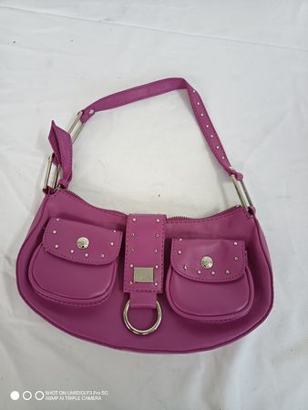 MNG Baguette Bag in Pink mit Nieten – Top Zustand!