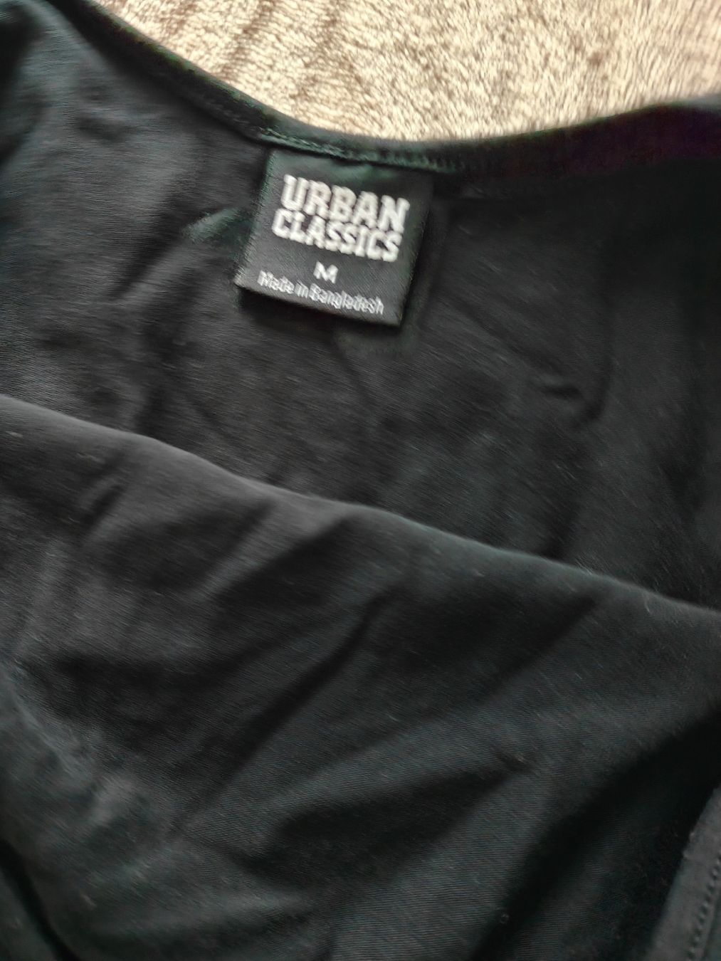 T-shirt: Urban Classics Body, schwarz, Grösse M – Usato da Oberglatt ZH venduto da c_ly 2
