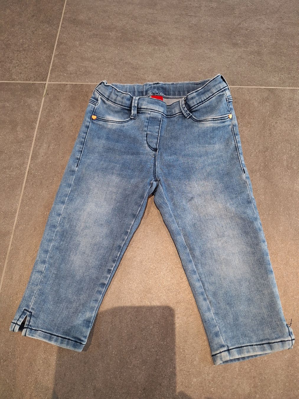 S.Oliver Pantaloni: Kurze Jeans, Mädchen, Grösse 134 – Usato da Algetshausen venduto da jst_ncr9