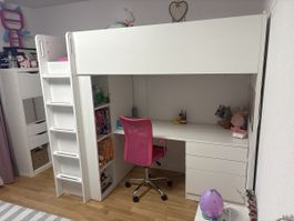 Hochbett weiss mit Schreibtisch und Schrank