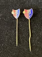 2 alte Anstecknadeln FC BASEL