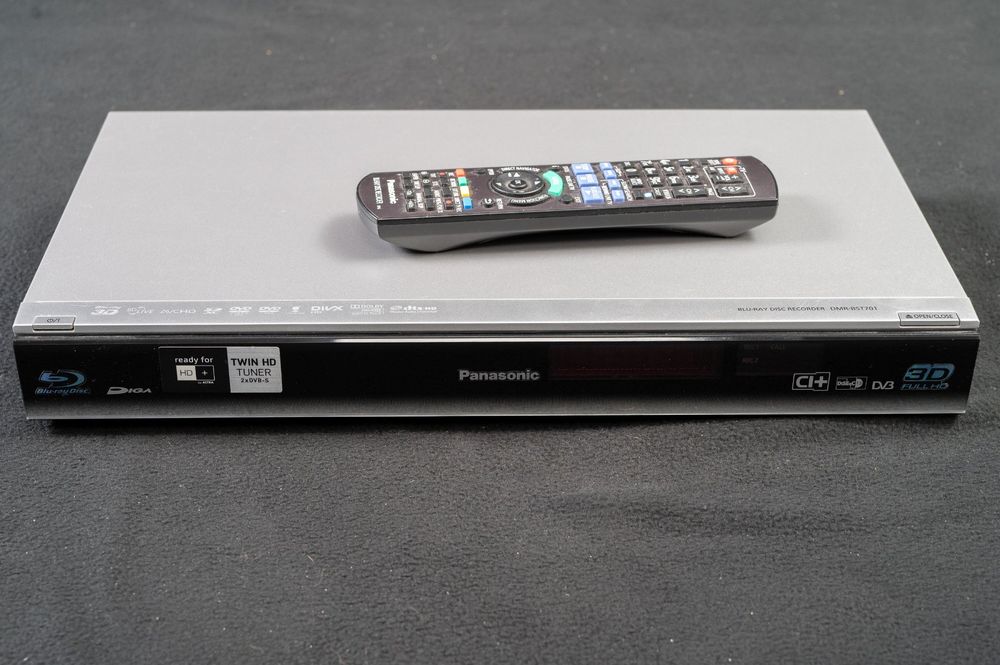 BluRay Disc Recorder Panasonic DMRBST701 Kaufen auf Ricardo