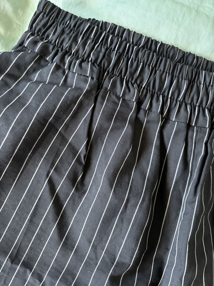 Dariadéh Pantalons: Dariadéh short pants black striped – D'occasion à Biel/Bienne par maj_n 2