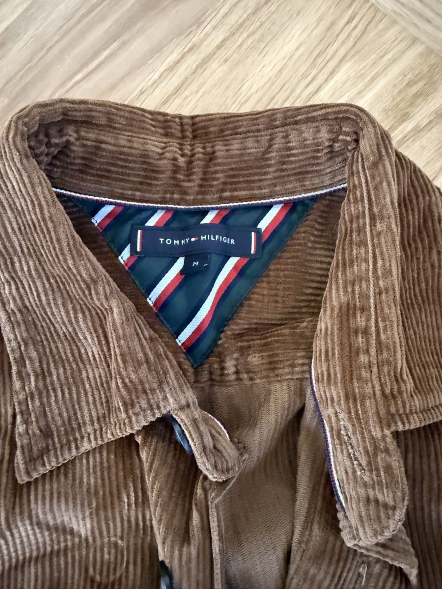 Tommy Hilfiger Giacche: Tommy Hilfiger Corduroy Jacket - Fall essential - Men's Size – Usato da Zürich venduto da max_9ym2 1