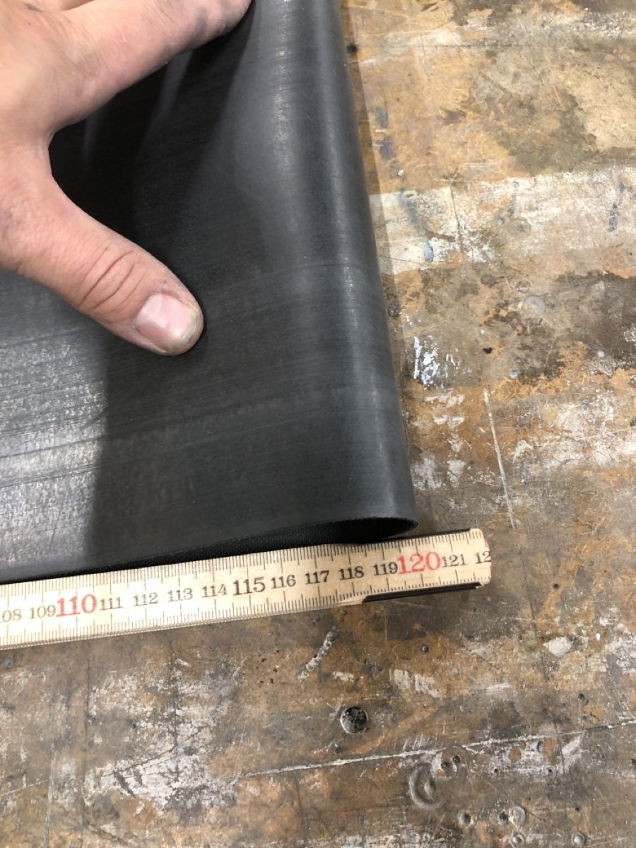 Macchine per carico, silaggio e trasporto: Bande de roulement tapis industriel – Usato da Prilly venduto da Antoine16 2