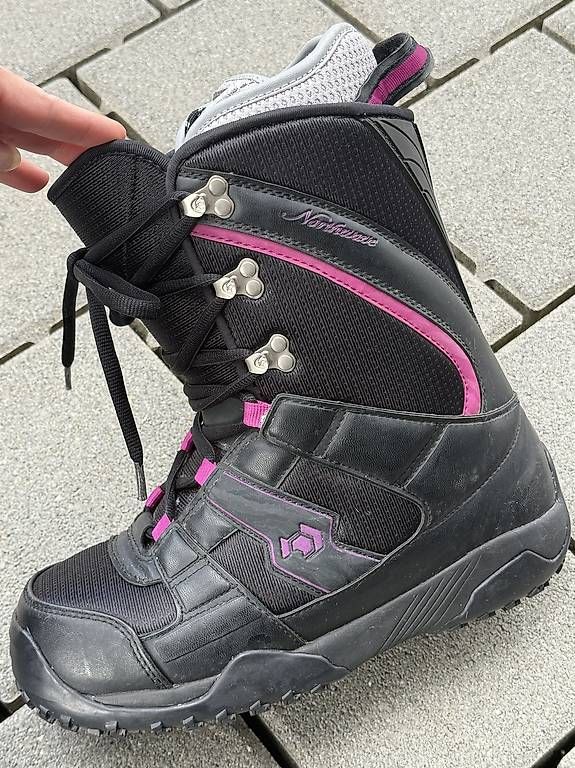 Scarpe da donna: Snowboard Schuhe 39,5 – Usato da Laufen venduto da car_2fnm