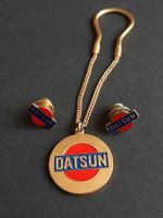 Orig. Datsun Werbe Pin & Schlüsselanhänger 60er 70er Jahre
