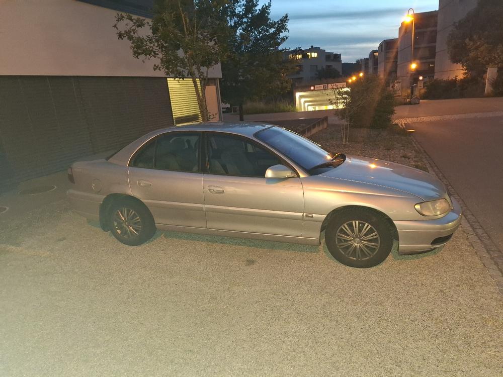 Opel Omega B 2.2