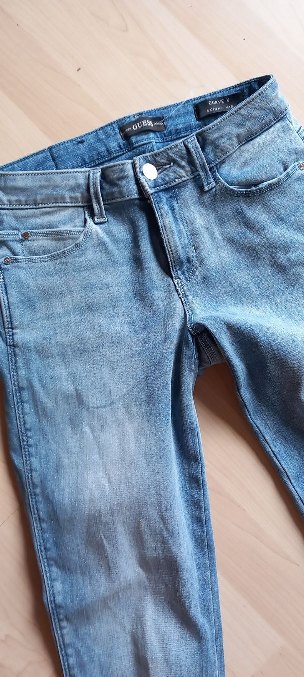 Guess Jeans: Guess Jeans mit Glitzeranteil Gr.27 – Nuovo (secondo la descrizione) da Rebstein venduto da bestforyou 1