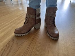 Braune Winterstiefel mit Absatz, Grösse 39 - Top Zustand!