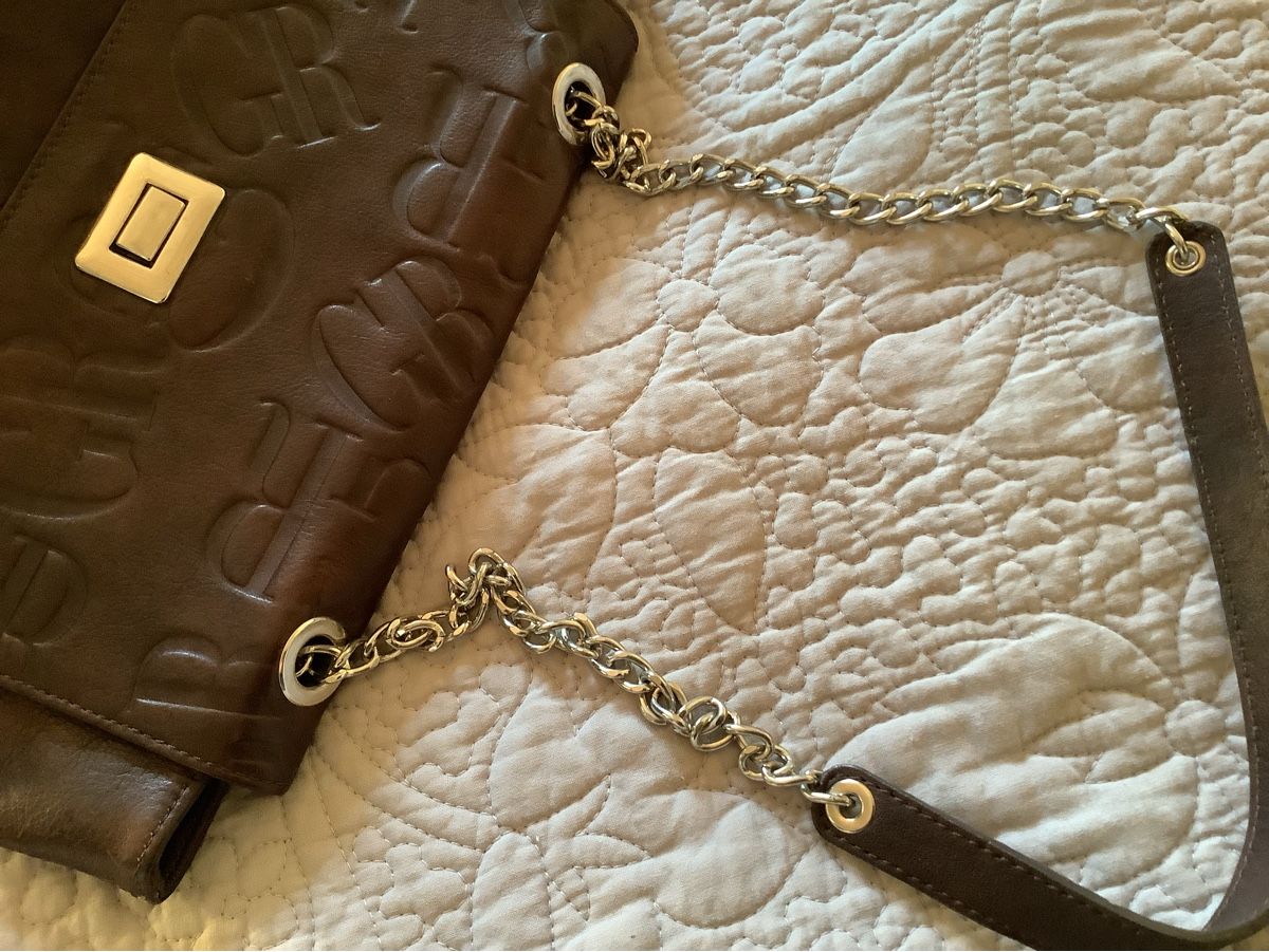 Taschen für Damen: Ledertasche – Gebraucht aus Buch SH von bri_hpp2 1