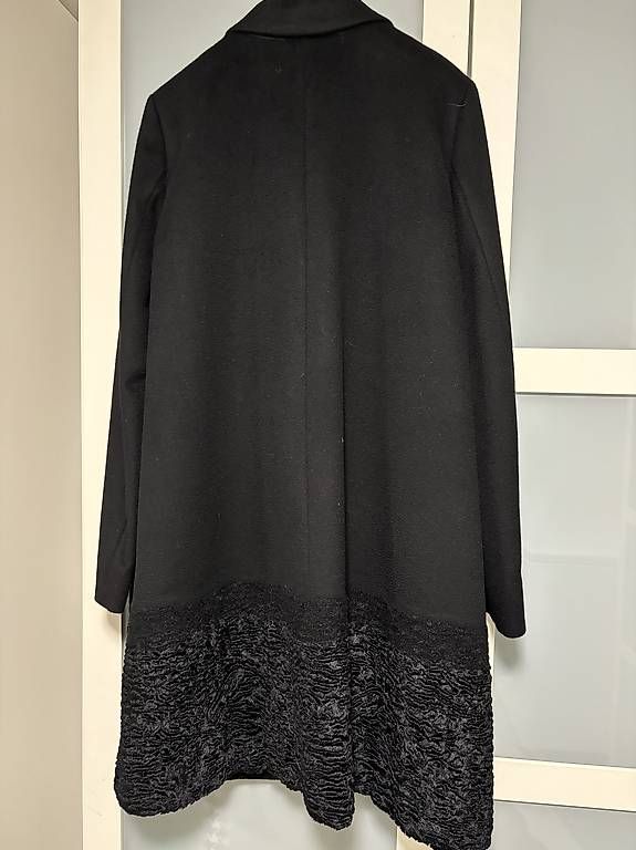 Cappotti:  Vendo capotto Max Mara nuovo – Usato da Soazza venduto da afa_r6cx 1